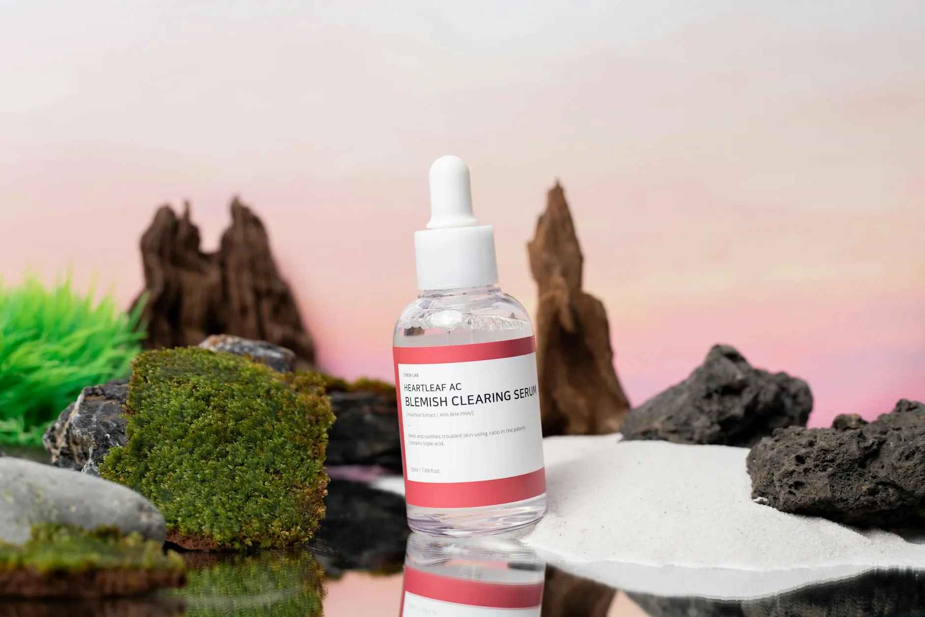 Serum Heartleaf AC na trądzik w otoczeniu naturalnych składników